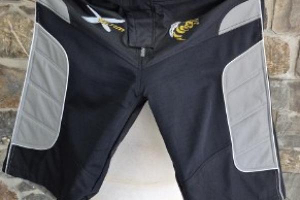 Vêtement Xteam: short XTeam en déstockage