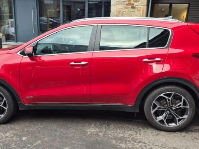 SUPERBE KIA SPORTAGE 1.6 GT-LINE 4X4 SIEGES CUIR JANTES 19 POUCES