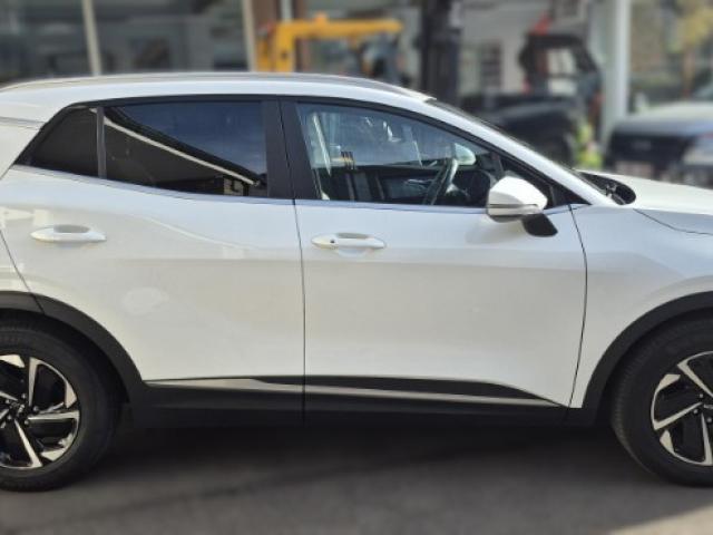 Kia Sportage 2024 – Faible km, attache-remorque et garantie 68 mois 